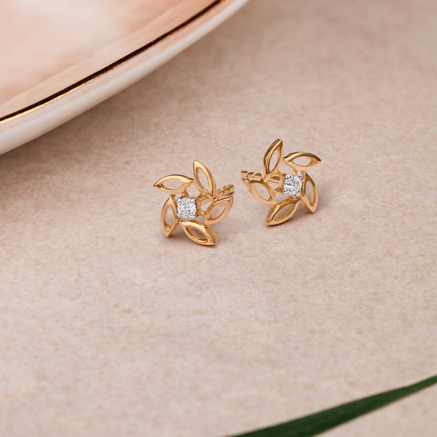 Single stone gold earrings price deals