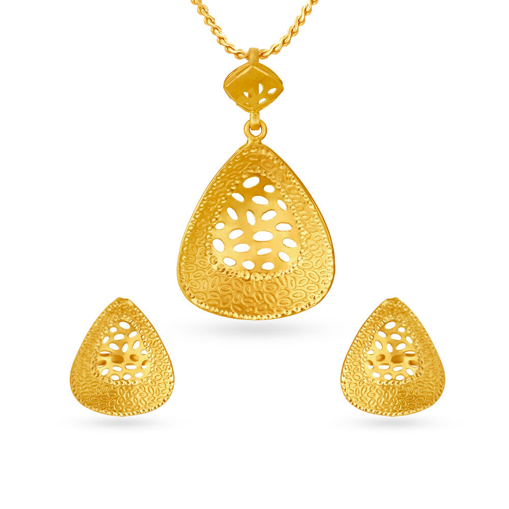 Gold pendant cheap set tanishq