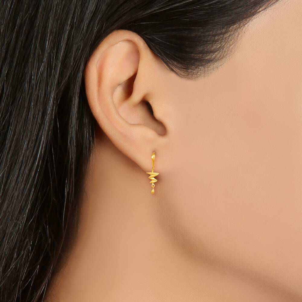 Gold hoop earrings tanishq clearance