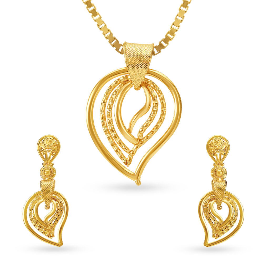 Gold pendant cheap set tanishq