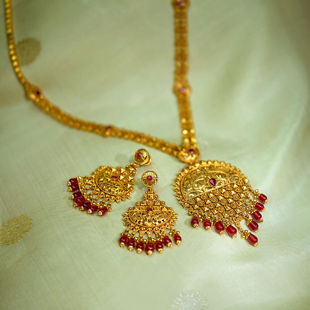 Gold pendant store set tanishq