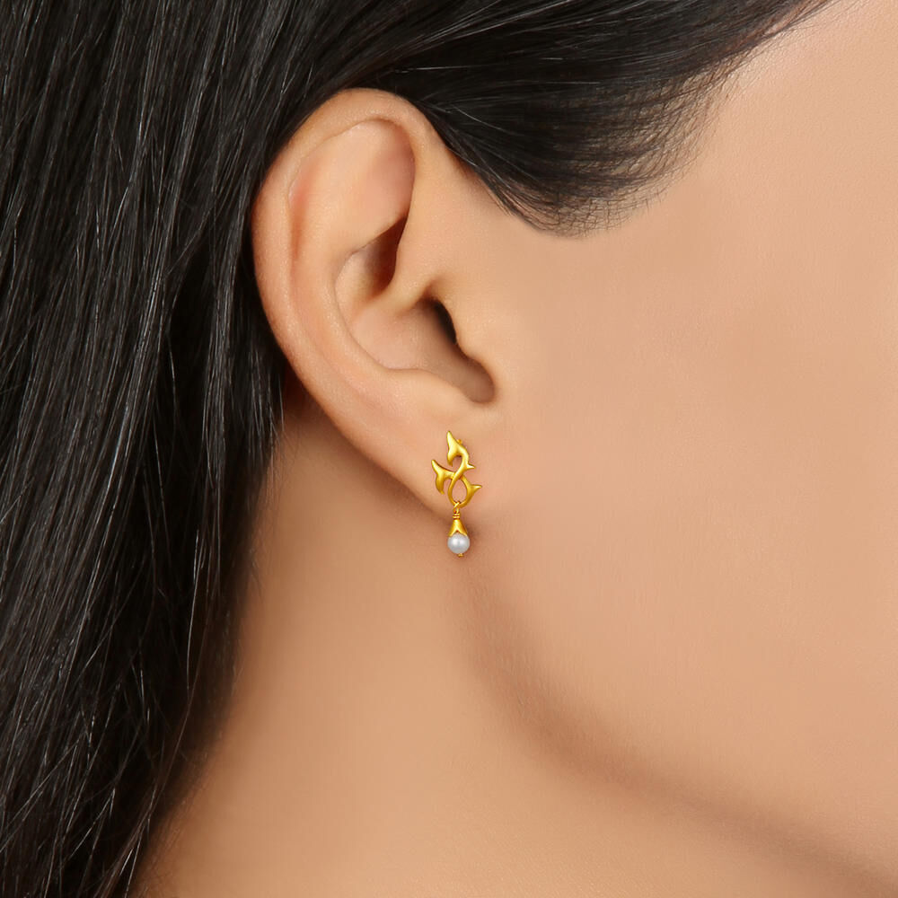 Pearl earrings 2025 gold tanishq