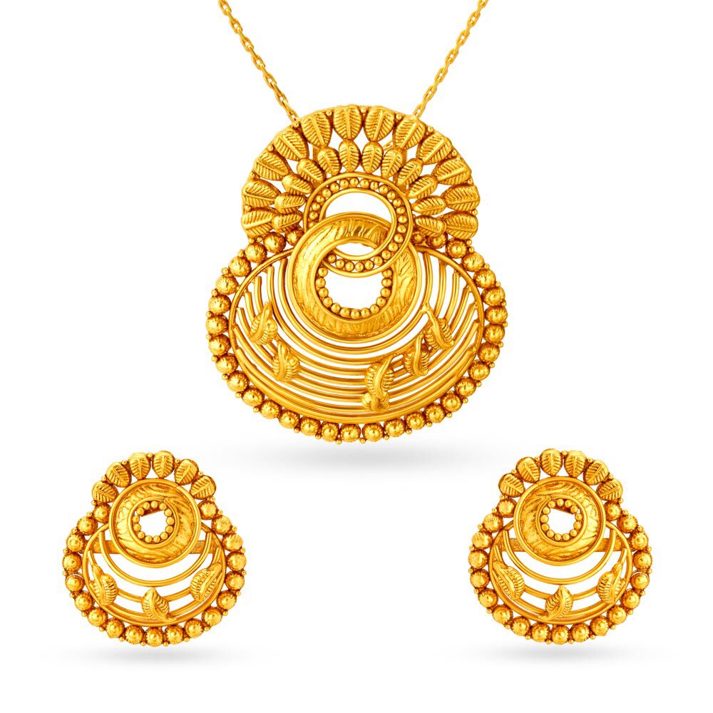 Gold pendant cheap set tanishq