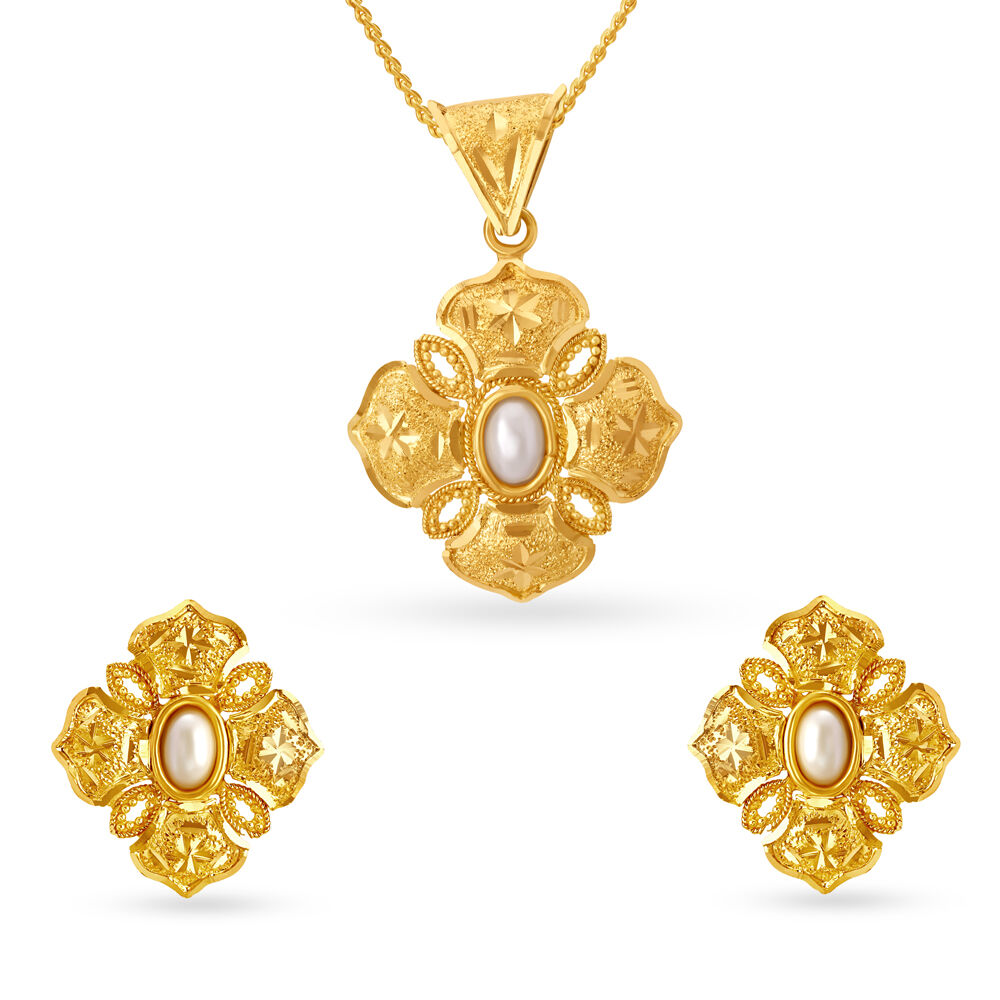 Gold pendant hot sale and earring set