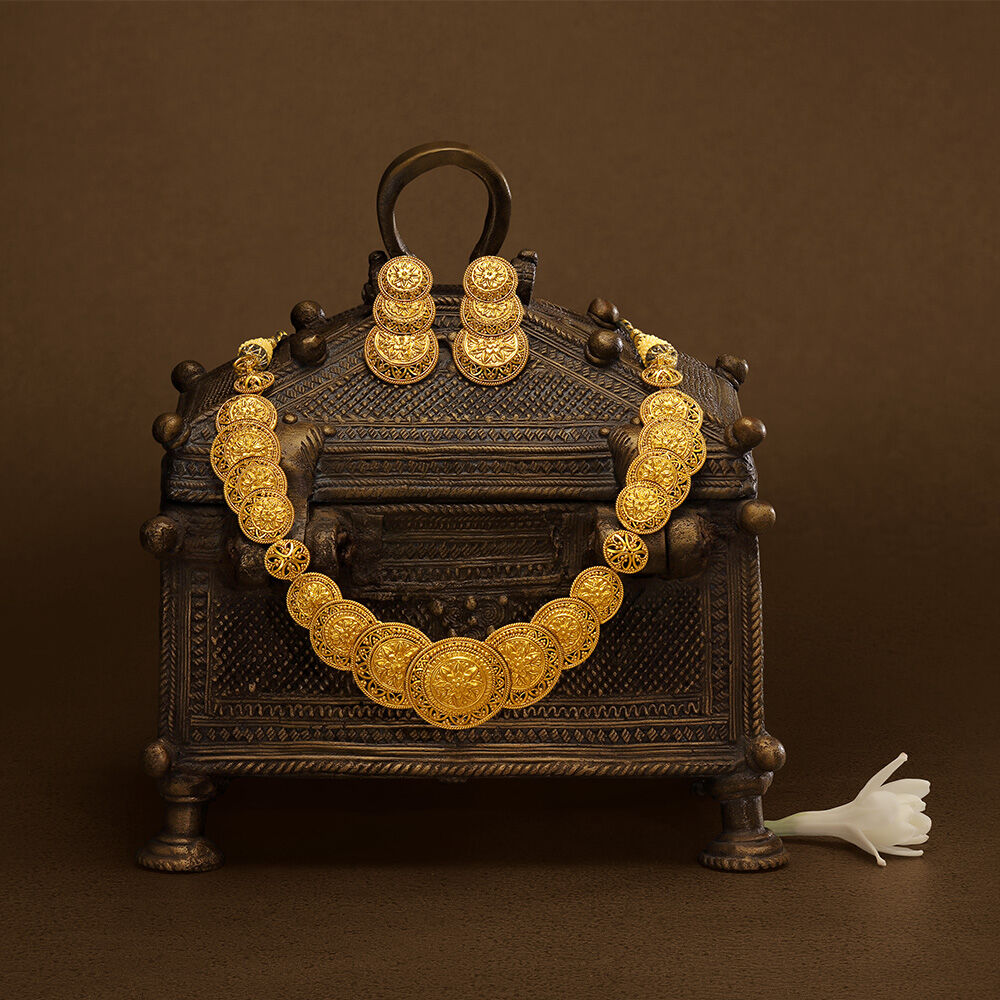 Buy Exquisite Thappa Coin Necklace Set at Best Price Tanishq UAE