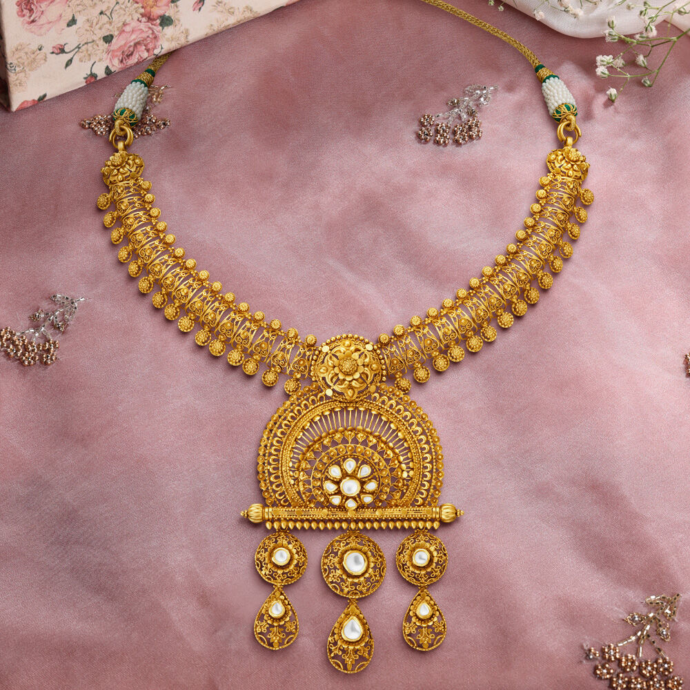 Buy Traditional Ravishing Gold Necklace at Best Price Tanishq UAE