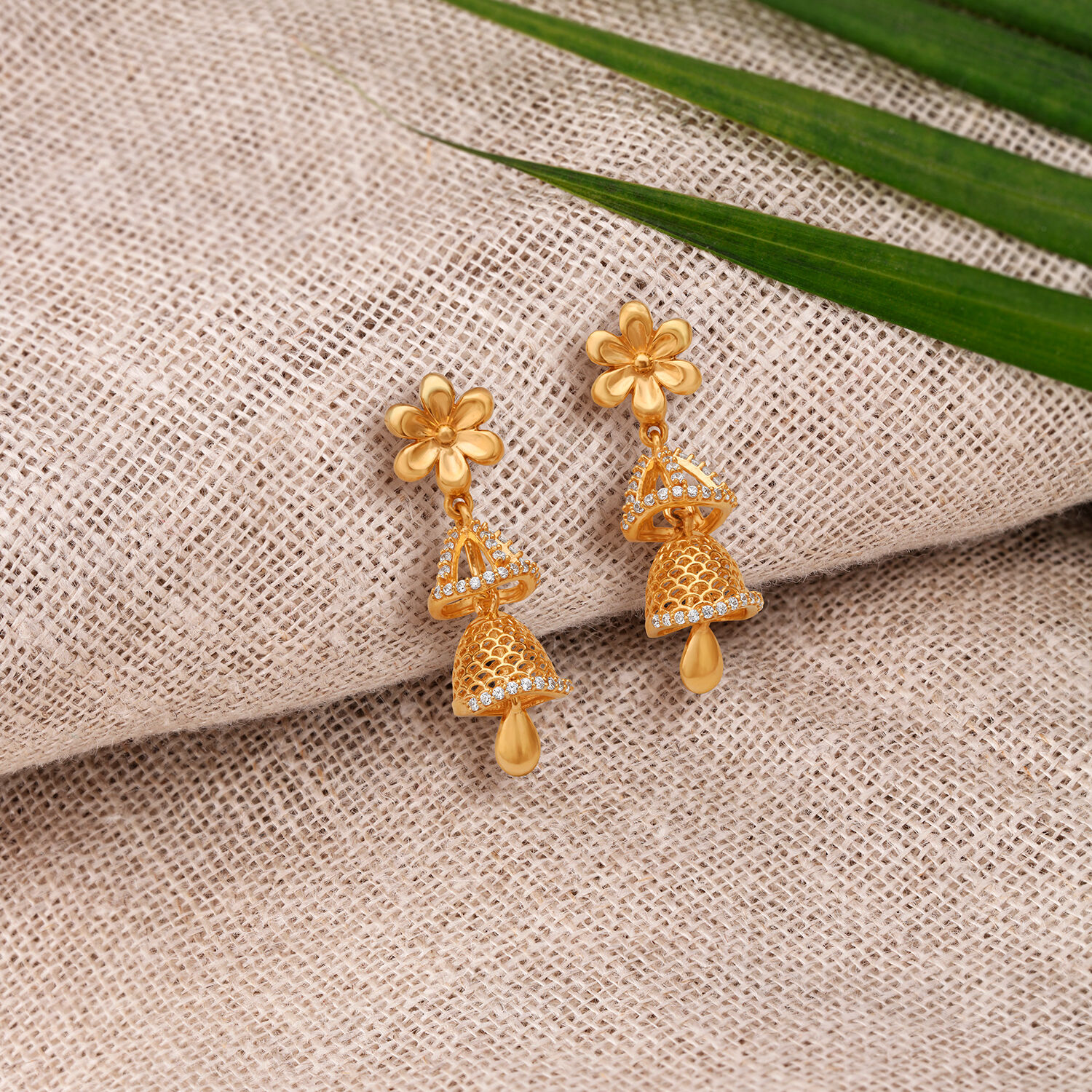 Tanishq jhumka hotsell with price