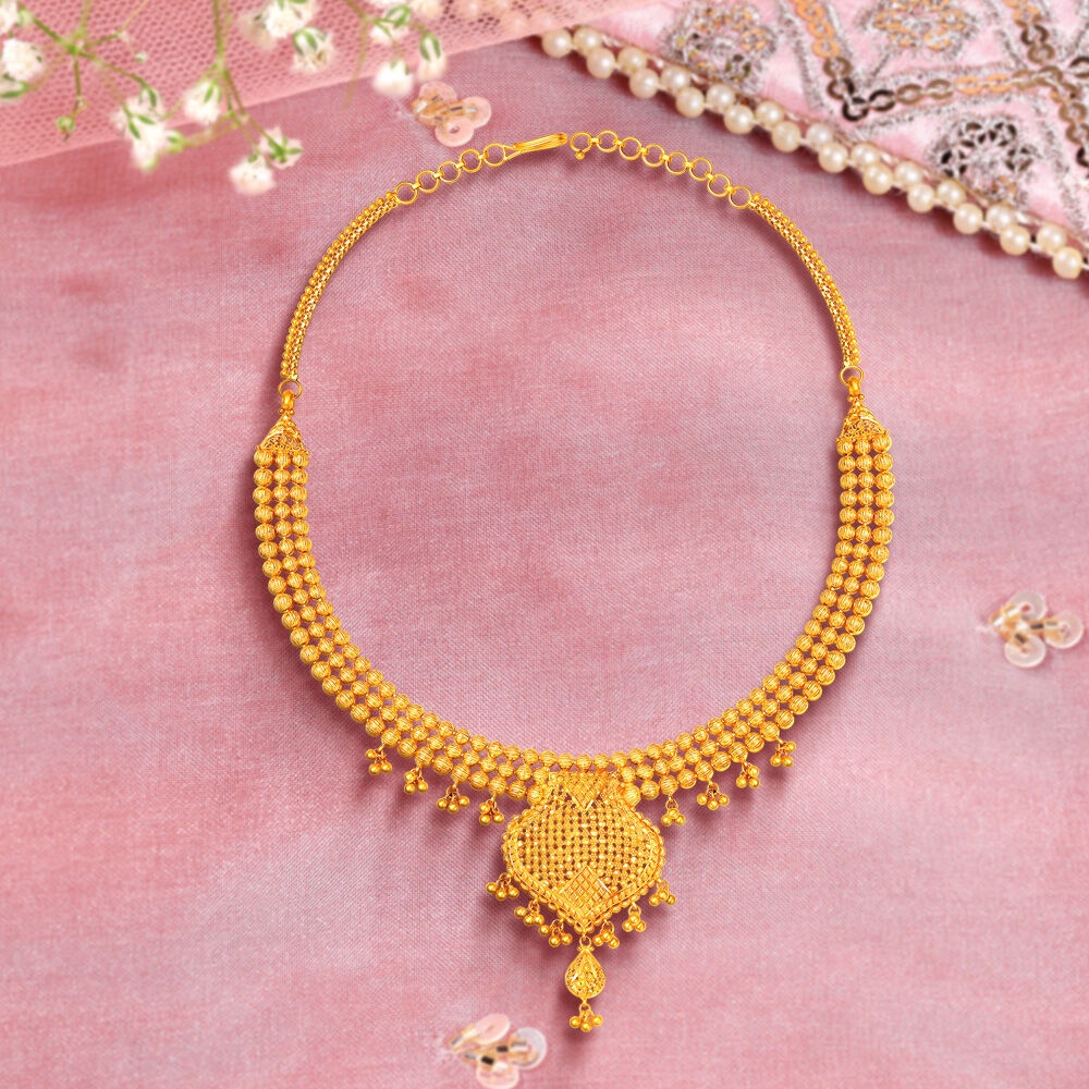 Buy Alluring Gold Necklace Set for the Maharashtrian Bride at Best