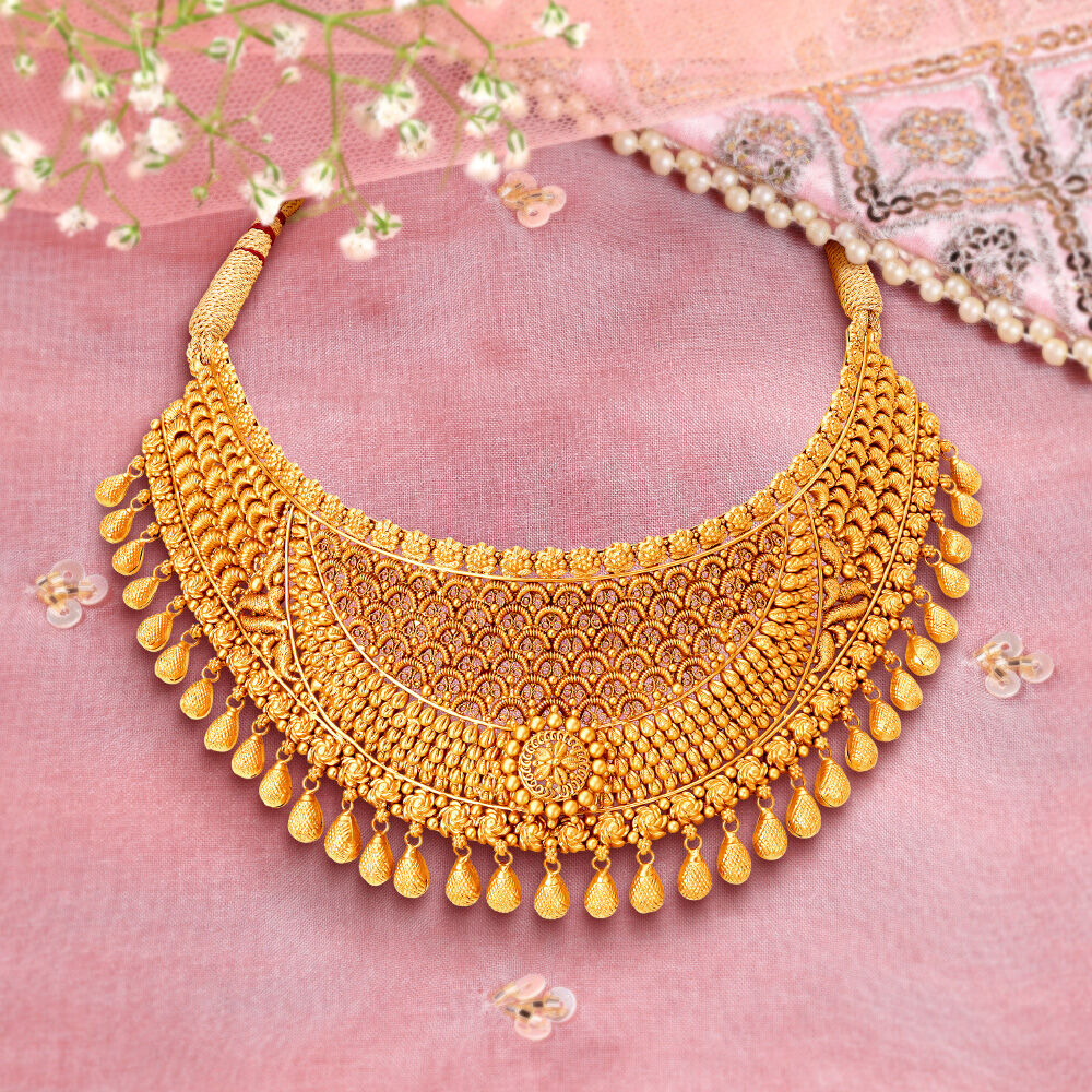 Gold necklace shop and earring set