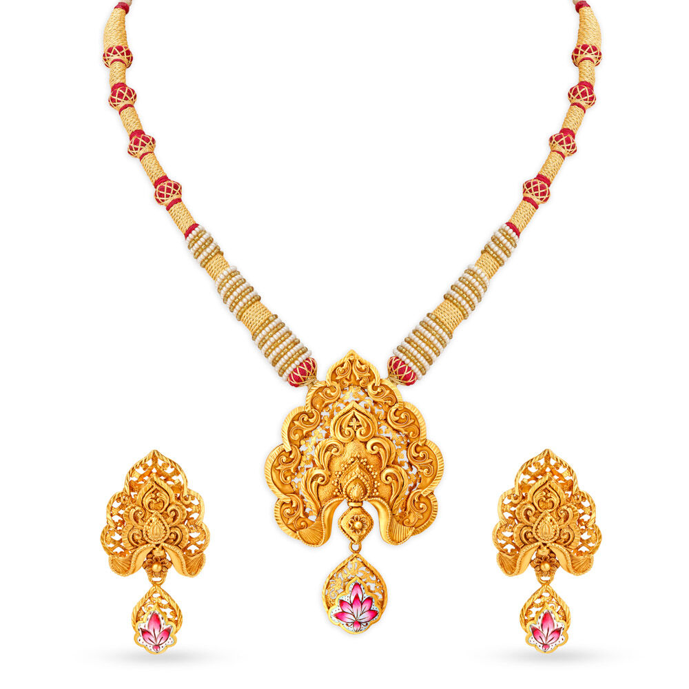 Tanishq gold pendant deals set
