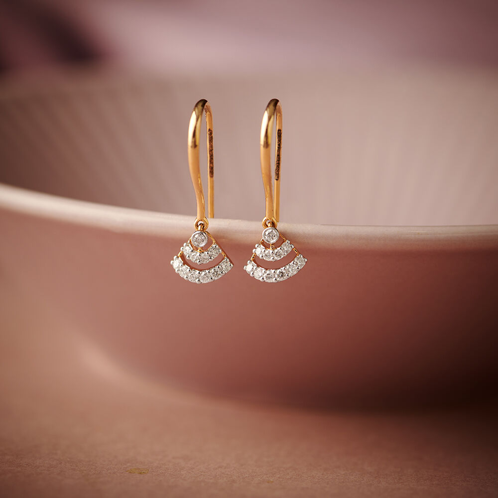 Buy Classic Seven Stone Diamond Stud Earrings at Best Price | Tanishq UAE