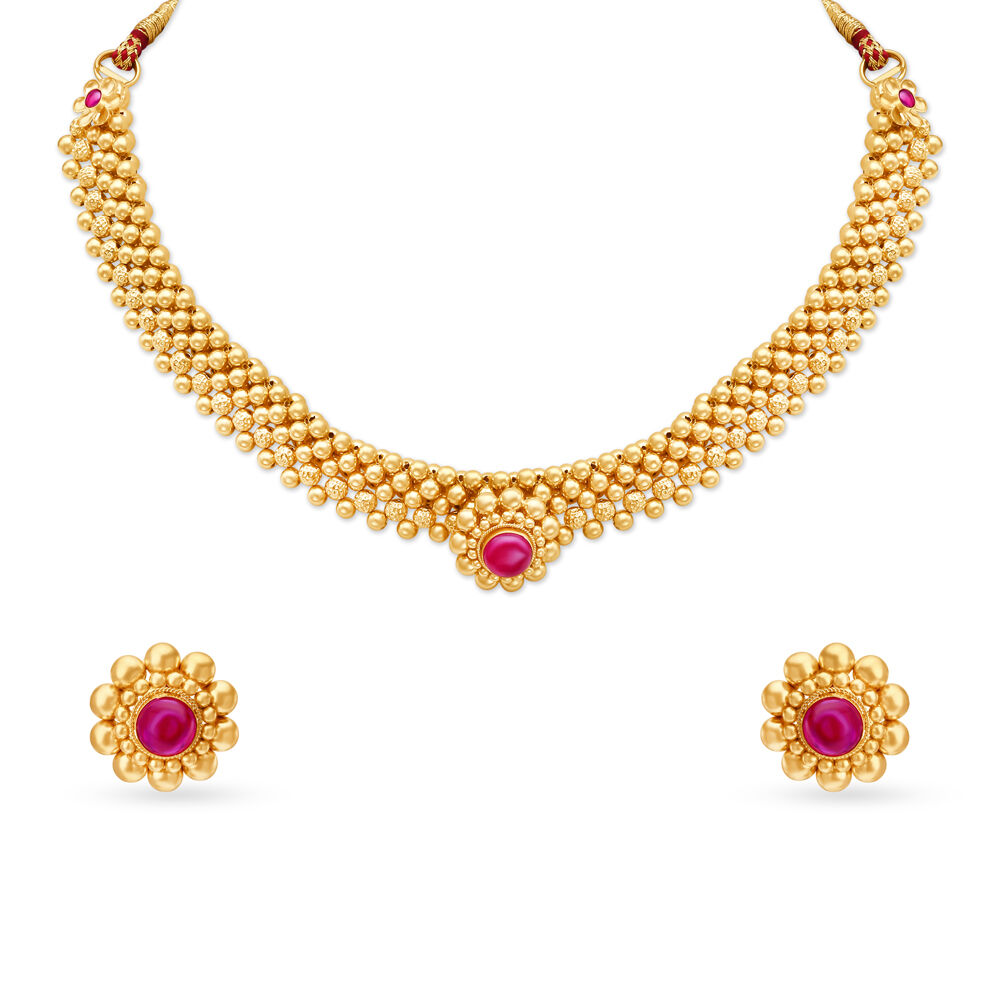 Buy Imposing Gold Marathi Thushi Necklace Set at Best Price