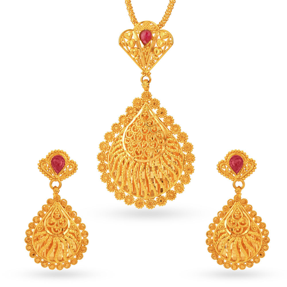 Tanishq gold pendant deals set
