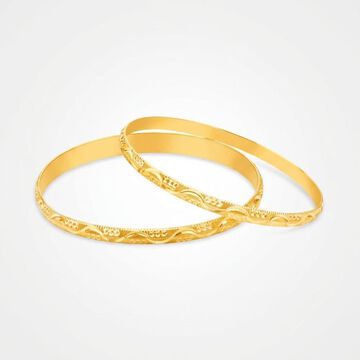 Stunning Gold Bangle
