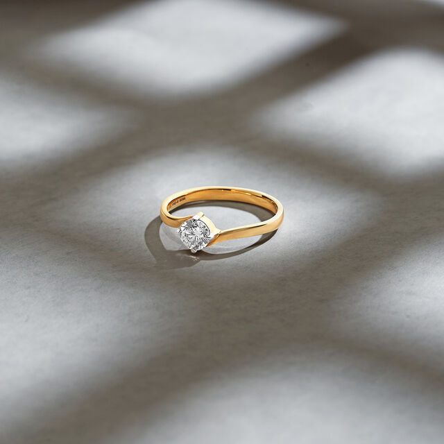 Tanishq 18KT Diamond Finger Ring for Women 