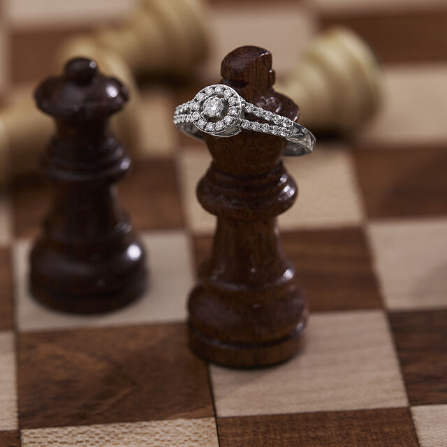 Halo Diamond Finger Ring 