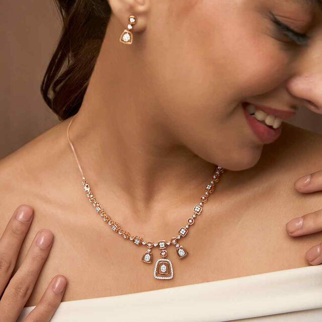 Tanishq 18KT Diamond Necklace Set for Women 2