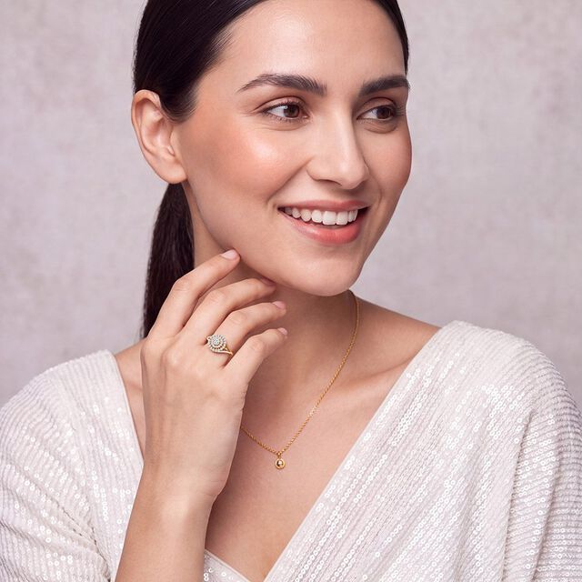 Tanishq 18KT Diamond Finger Ring for Women 3