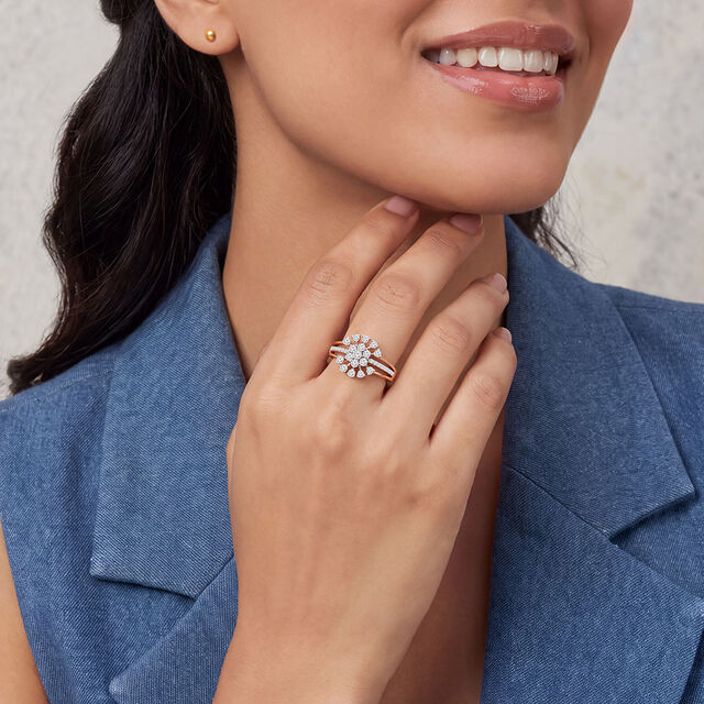 Tanishq 18 KT Floral Cluster Ring for Women 3