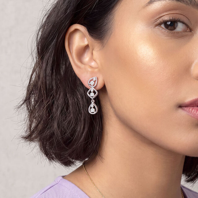 Tanishq 18KT Diamond Earrings for Women 2