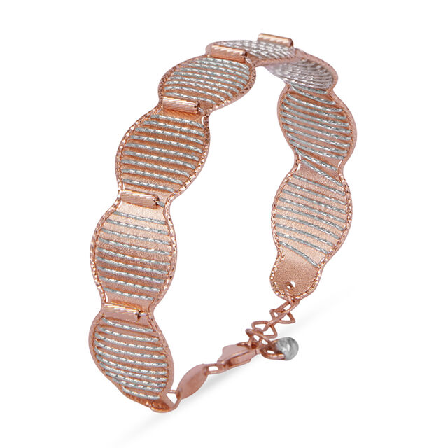 Tanishq 18KT Gold Bangle for Women 3