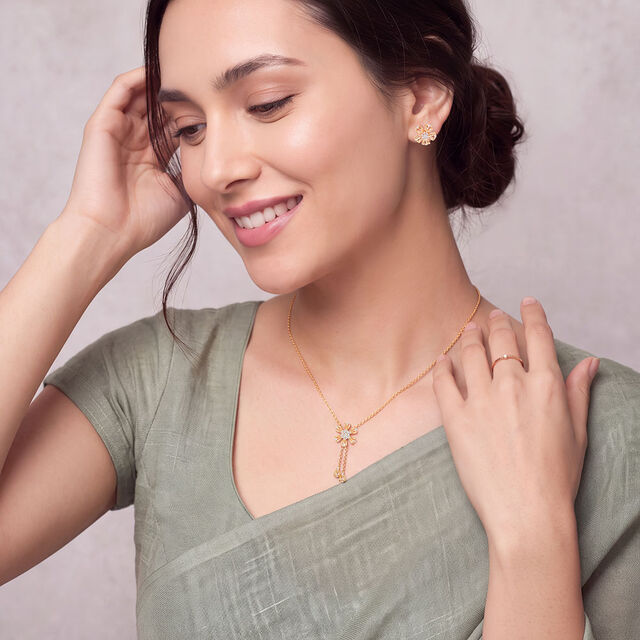 Tanishq 18KT Diamond Necklace Set for Women 3