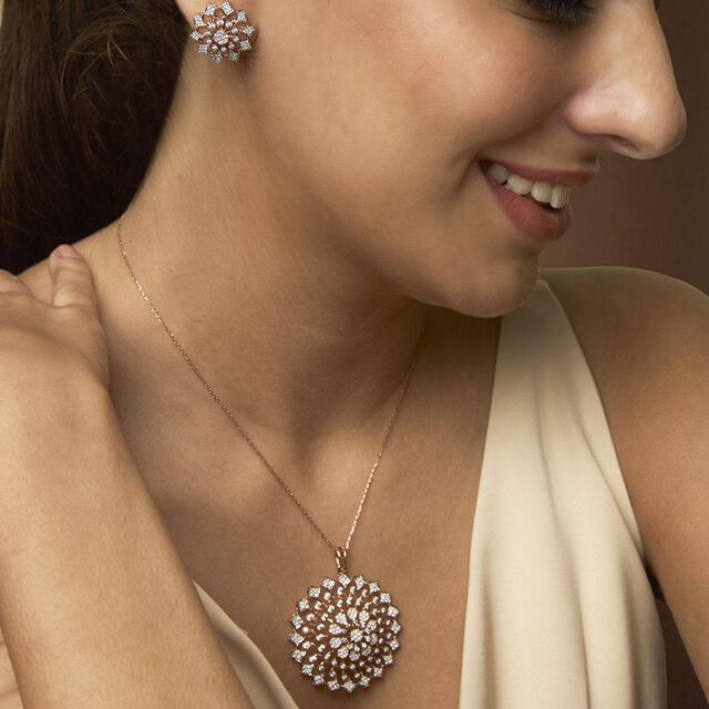 Tanishq 18KT Diamond Pendant With Earring for Women 2