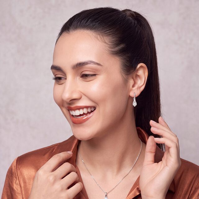 Tanishq 18KT Diamond Earrings for Women 3