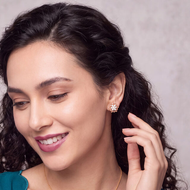 Minimal Elegance Diamond Stud Earrings 3