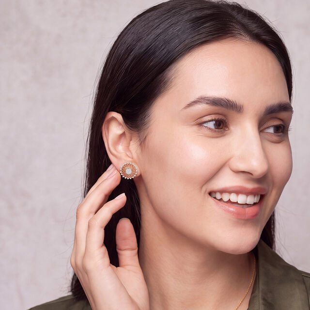 Tanishq 18KT Diamond Earrings for Women 3