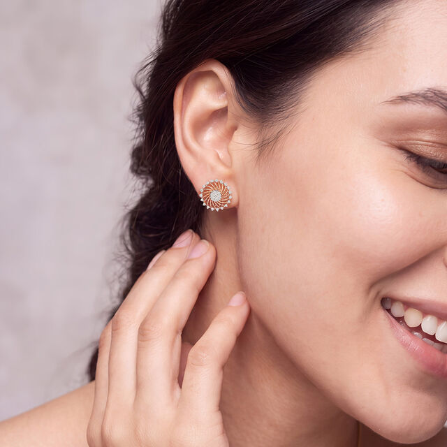 Tanishq 18KT Diamond Earrings for Women 2