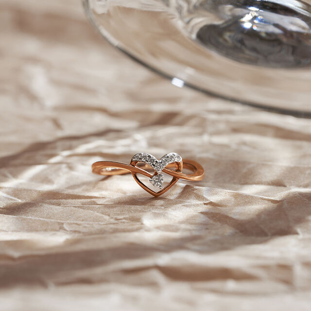 Sparkling Heart Diamond Finger Ring 