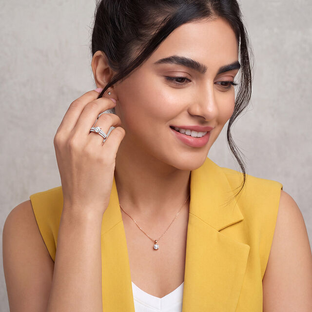 Elegant Diamond Finger Ring 3