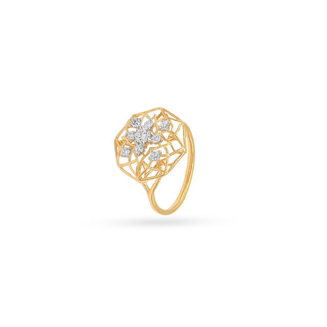 Exquiste Yellow Gold Star-Inspired Ring 2