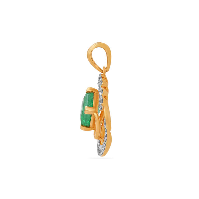 Tanishq 18KT Diamond Pendant and Earrings Set for Women 4