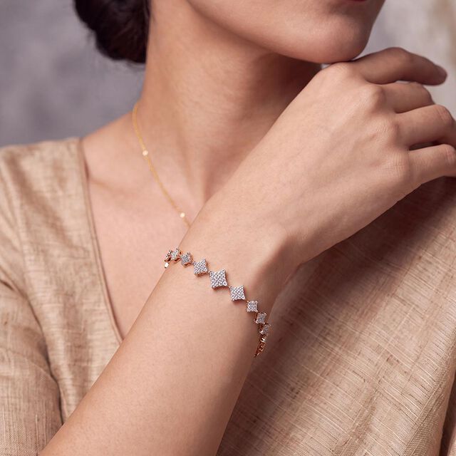 Tanishq 18KT Diamond Bracelet for Women 2