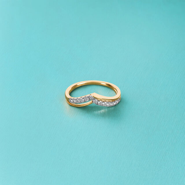 Chevron Elegance Diamond Ring 4
