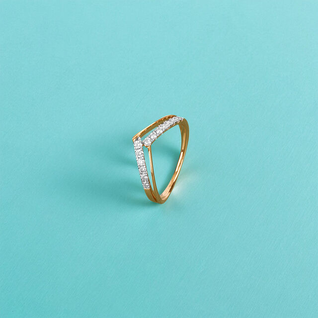 Chevron Elegance Diamond Ring 