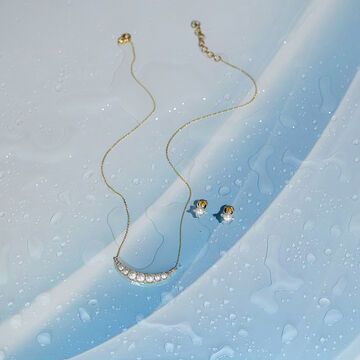 The Majestic Crescent Pearl Set