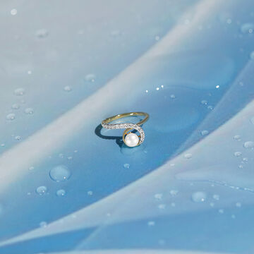 Pearl Serenity Gold Ring