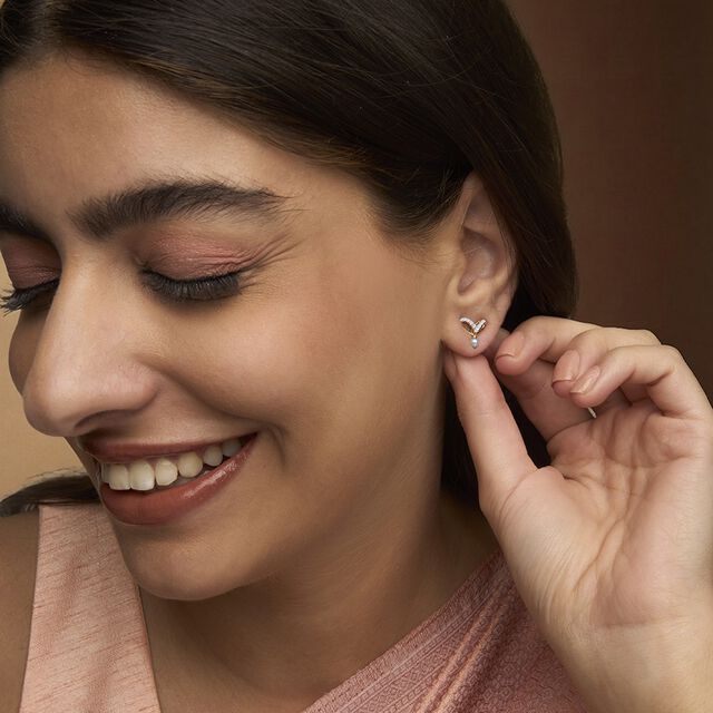 Tanishq 18KT Diamond Earrings for Women 2