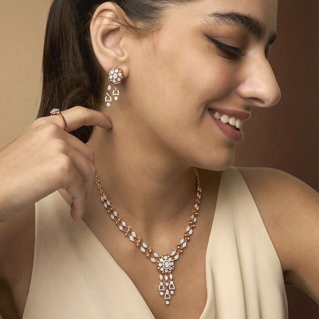 Tanishq 18KT Diamond Necklace Set for Women 2