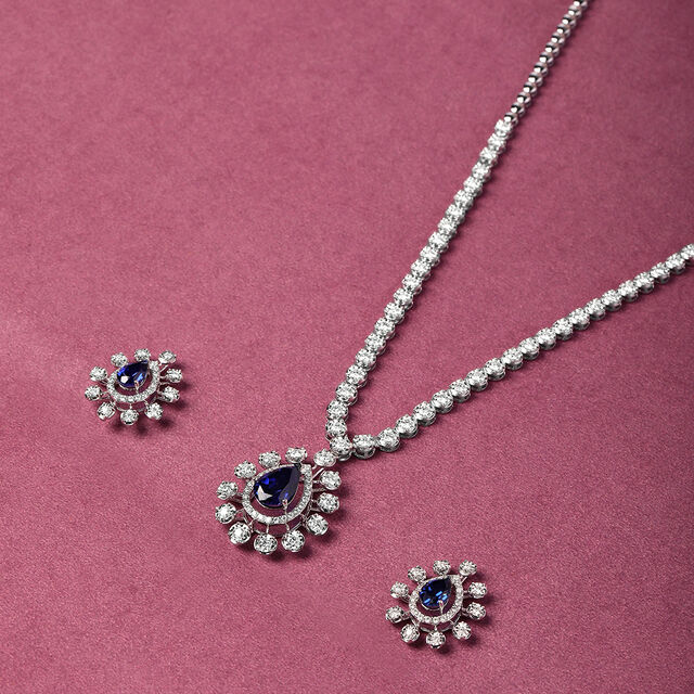 Tanishq 18 Karat Diamond Necklace Set for Women 