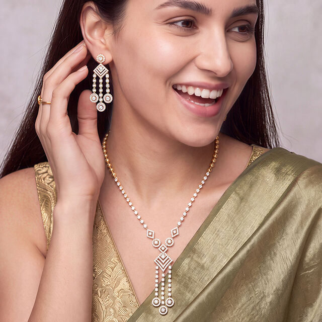 Tanishq 18KT Diamond Necklace Set for Women 2