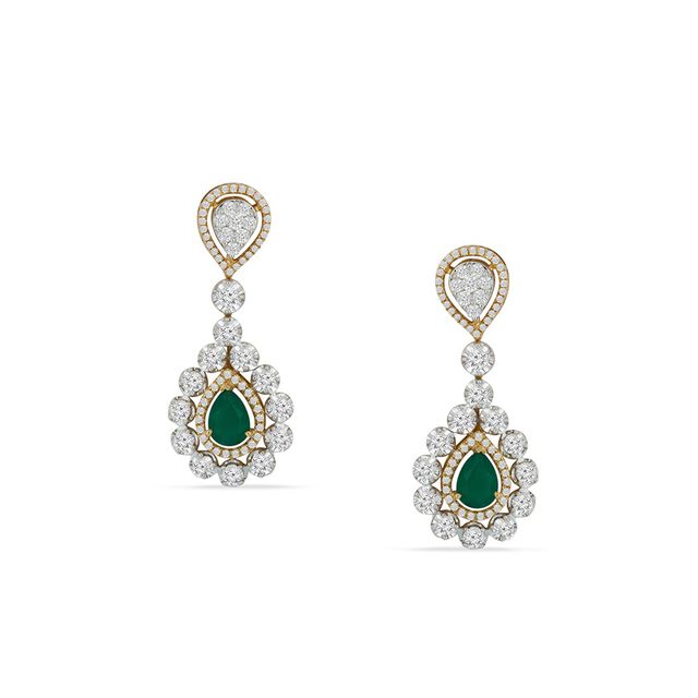 Tanishq 18KT Gold Necklace Set for Women 3