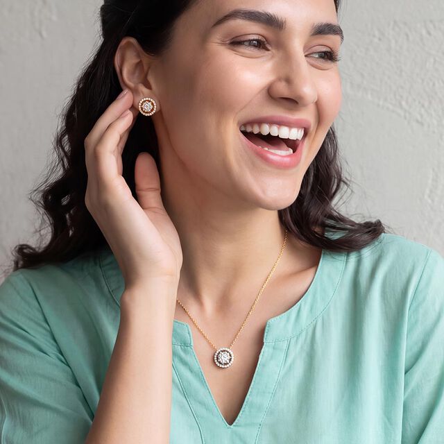 Tanishq 18KT Diamond Chain with Pendant and Earring Set for Women 2