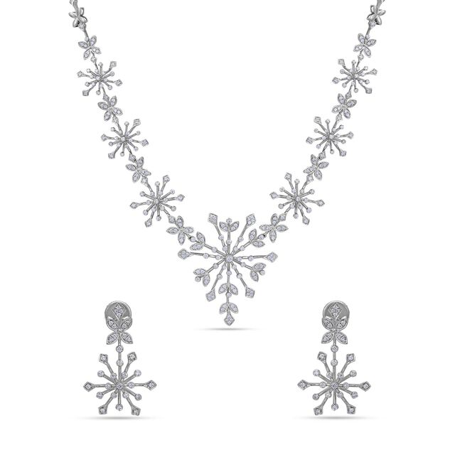 Tanishq 18 KT Diamond Necklace Set for Women 
