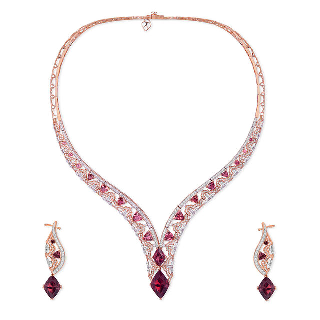 A Grand Converge Necklace Set 