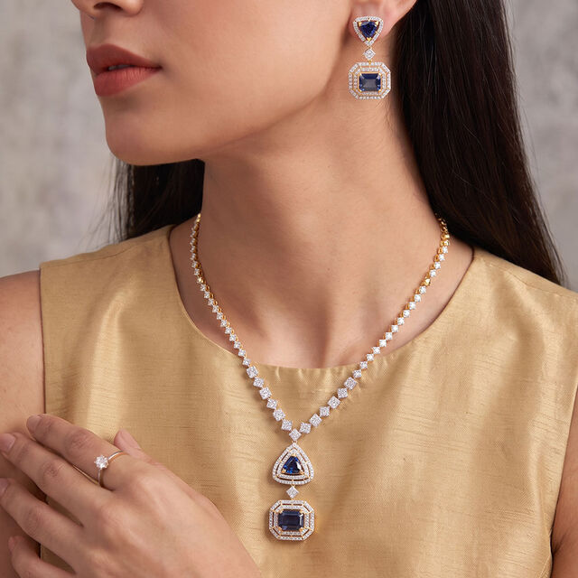 Tanishq 18KT Diamond Necklace Set for Women 2