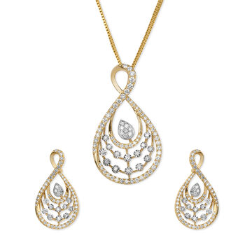Tanishq 18KT Diamond Pendant and Earrings Set for Women